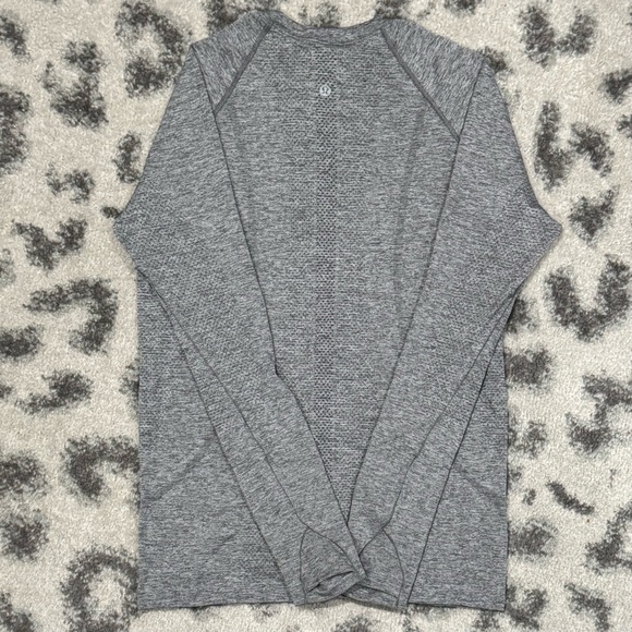 Lululemon Swiftly Tech Long-Sleeve Shirt in gray (Hip Length) - Picture 2 of 3